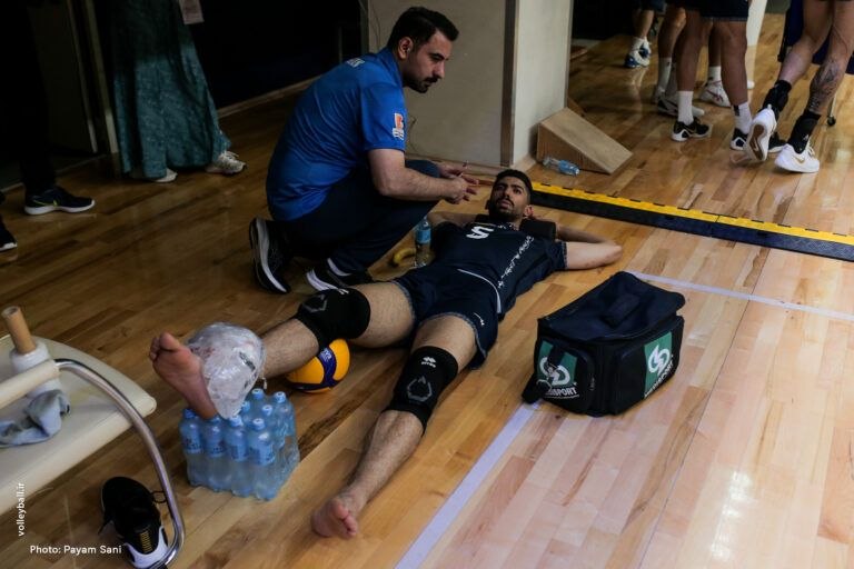 🏐 جهان والیبال 🏐: ♨️ آخرین وضعیت نصری از زبان فیزیوتراپ تیم ملی:🔻حسین #کرد فیزیوتراپ تیم ملی با بیان این‌که مبین #نصری در دیدار ایران و بل