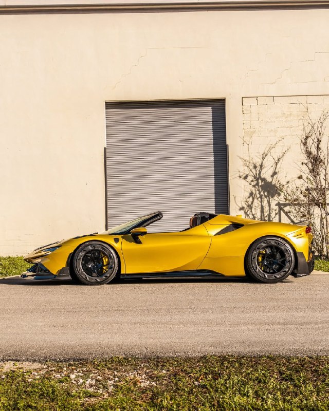 Новый Ferrari SF90 Spider 4