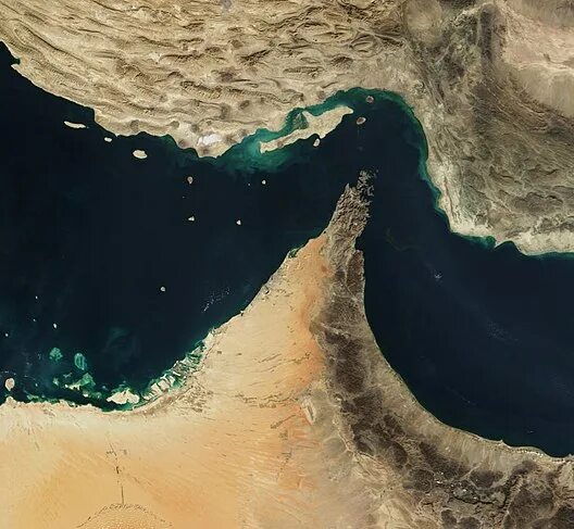 ایران نیوز: خبرگزاری رویترز گزارش داد تردد کشتیها از طریق تنگه هرمز همچنان در سطح پایینی قرار دارد🔻دادههای اولیه نشان میدهد روز س