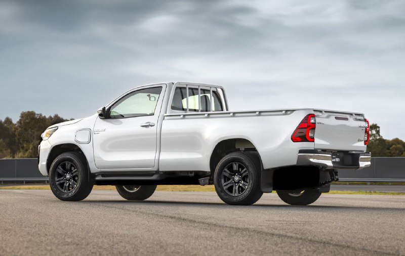 Toyota провела закрытую премьеру электрического Hilux 3