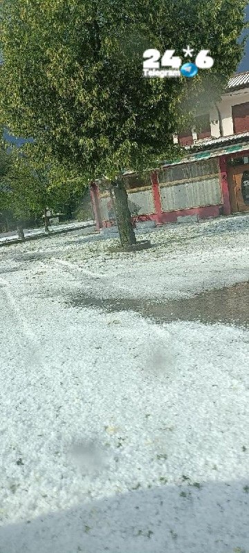 🇮🇱 איטליה: סופת ברד משמעותית פקדה אמש את סן פולו די פיאבה, הממוקמת במחוז טרוויזו. שלמה מזג אוויר.