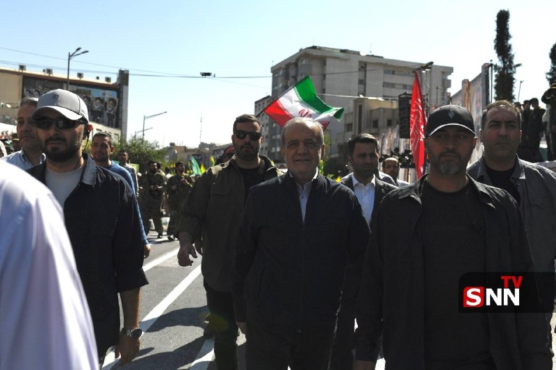 🇮🇷 - Masoud Pazhkian, the President of Iran, participated in the "Janfadai Iran" parade in Tehran.