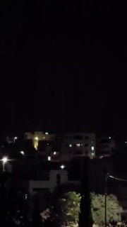 דחוף: כוחות הכיבוש יורים פצצות גז לעבר בתים במהלך ההסתערות על העיירה טוקו, דרומית מזרחית לבית לחם.