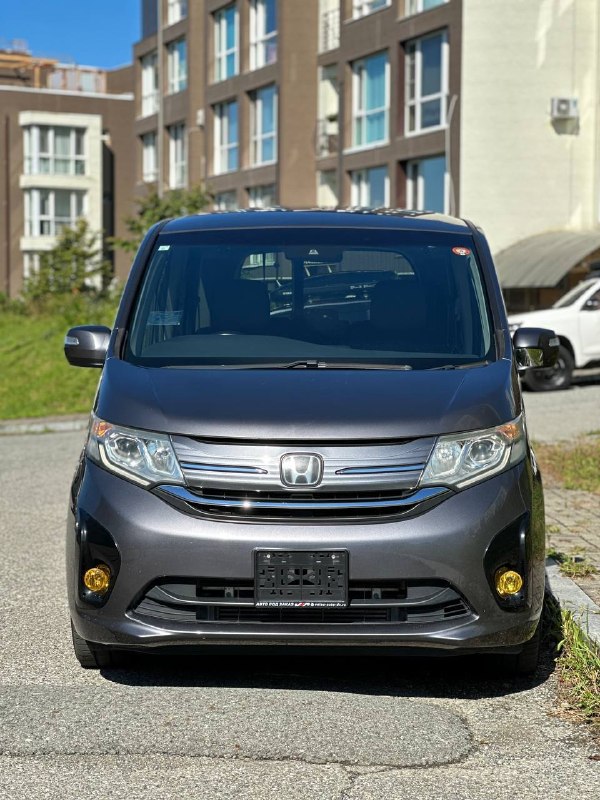 Honda Stepwgn 2015 фото 2