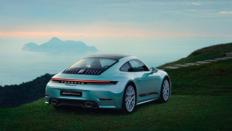 Porsche показал специальную версию 911 Carrera под названием Formosa с эксклюзивным оформлением. 3