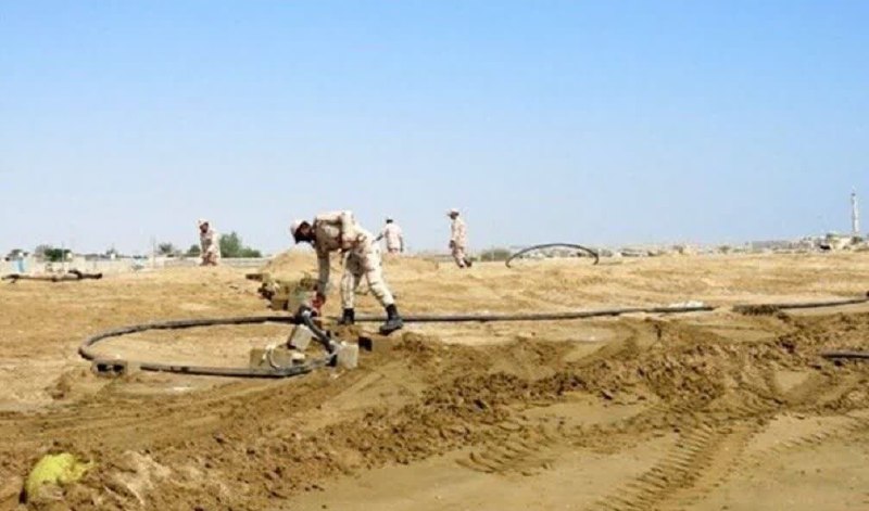 خبرگزاری ایرنا: 🔸خط لوله ۶ کیلومتری قاچاقچیان سوخت در میناب جمع‌آوری شد🔹فرمانده پایگاه دریابانی میناب از شناسایی و جمع آوری ۶ کیلومتر خط