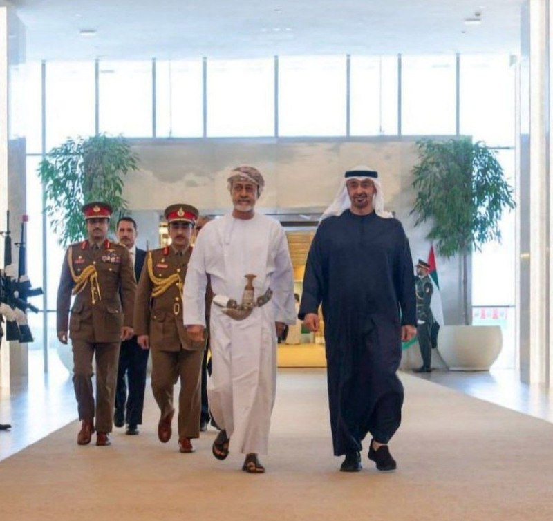 صبح نو: سلطان عمان با محمد بن زاید در ابوظبی دیدار کرد🔹«هیثم بن طارق» سلطان عمان امروز با سفر به ابوظبی با «محمد بن زاید» رئیس ا