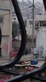 מקורות מקומיים: כוחות ישראל עצרו צעיר במהלך ההסתערות על העיירה דיר סמט ממערב לסלפית.