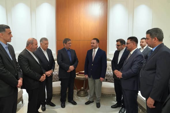 اتاق ايران آنلاین: 🔴 دیدار رییس کل بانک مرکزی و رییس اتاق ایران با وزیر بازرگانی عراق 🔹 عبدالناصر همتی رییس کل بانک مرکزی و صمد حسنزاده ری