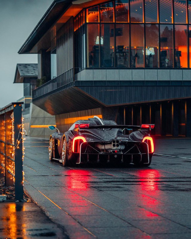 Pagani Huayra R 3