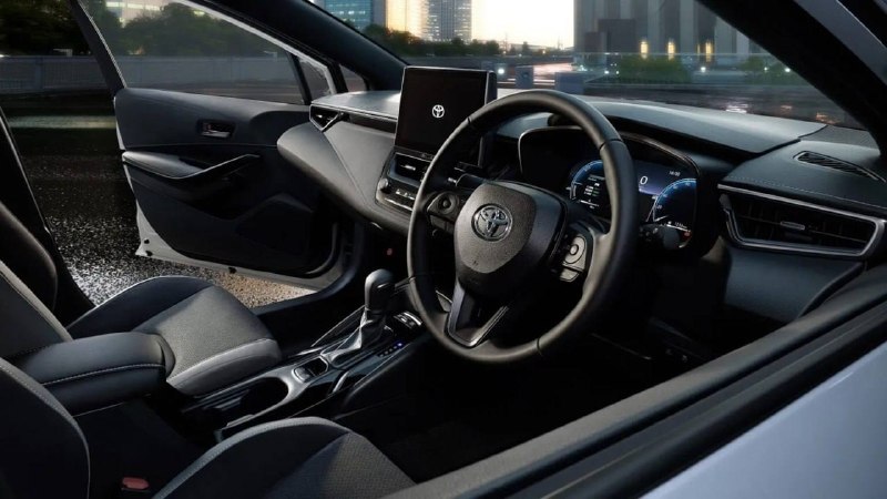 Toyota показала юбилейную Corolla в честь 60-летия модели — это самая спортивная версия в истории. 3
