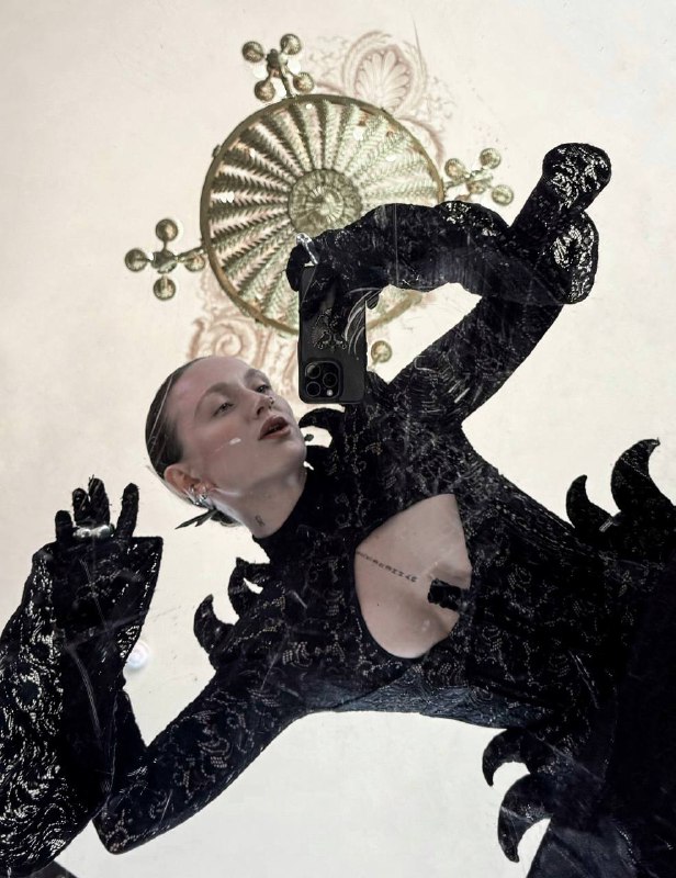 Маша в тотал луке cheshe design на премии собака руМаша в тотал луке cheshe design на премии собака ру