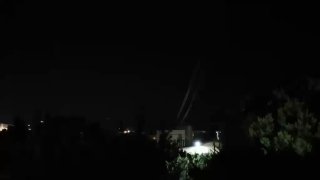 הרגע שבו פתח מטוס הכיבוש בפשיטה בפאתי העיירה נבטי אל-פאוקה, דרומית ללבנון.