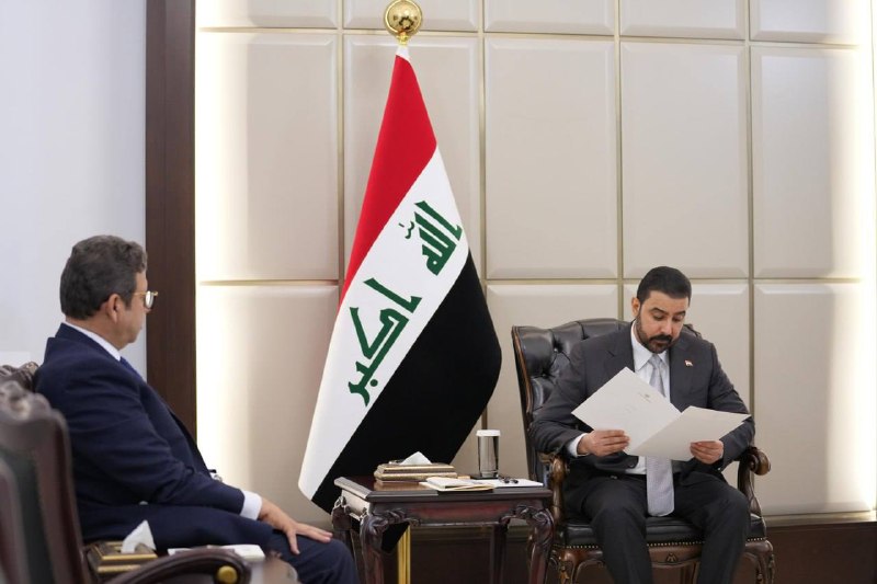 فارس بین‌الملل و سیاست خارجی: دیدار رئیس اطلاعات مصر با نخست‌وزیر عراق 🔹علی فالح الزیدی نخست‌وزیر عراق امروز پنجشنبه میزبان رئیس سازمان اطلاعات مصر، «