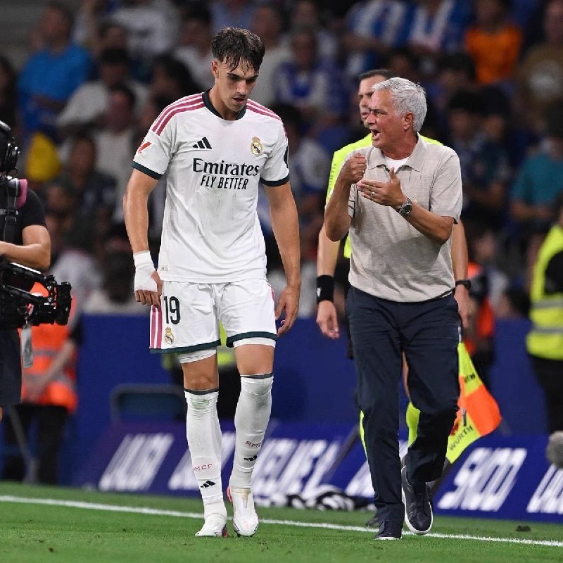 رئال مادرید | Real Madrid C.F: در تاریخ خواهند نوشت پرز گونزالو گارسیا رو ۵۰ میلیون فروخت تا نیو فن نیستلروی رو فقط با ۲۵ میلیون بخره.🆔 @RealMadridFans