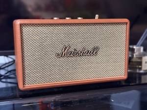 听了一天之后有点惊喜，emmm 这个声音的调调太喜欢了一点不废物啊转发 @AGENT橘: 买了一台美丽的废物它太美了