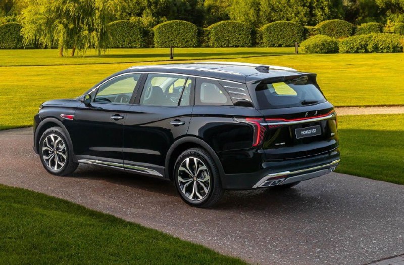 В России объявили цены на новый Hongqi HS7 2