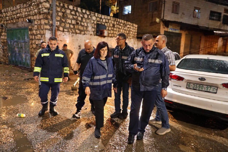 עיריית שכם מגבירה את מאמציה להתמודד עם גשמים עזים צוותי עיריית שכם וצוותי חירום מגבירים את מאמציהם לעקוב אח…