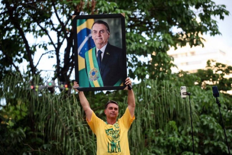 🇧🇷 It seems almost certain now that Flavio Bolsonaro is the next president of Brazil