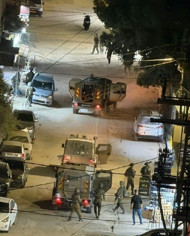قوات الاحتلال تقتحم حي البيادر بجنين وتداهم محلات تجارية