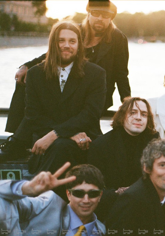 Саша Мадемуазель, Вита Клац, Глаша Гурьянова, Маша Туева: рассказываем и показываем в материале Собака.ru, кто (и как!) работал над свадебной каверстори Марии МиногаровойВот это дримтим! Брайдалкор-обложка октябрьского номера Собака.ru и свадебная каверстори Марии Миногаровой и Александра Горчилина (с конем, лебедем, панк-свитой и тамадой мечты!) сделана руками и глазами талантливых (и любимых!). Знакомьтесь, если не знакомы!Саша Мадемуазель, фотограф: 