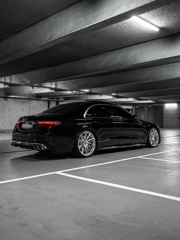 2.6-ton Black Beast S63 E AMG 805 HP V8 BITURBO Hybrid 4.0-L 0-100 km/h 3.3 sec 8