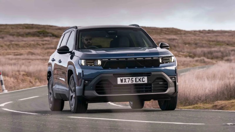 Впервые за сезон на рынке увидели Jeep Compass — и продаётся он не как «сезонный бренч», а по £191 в 2