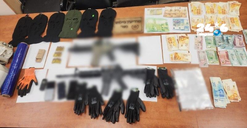 🇮🇱 Two assault rifles, ammunition and large amounts of cash were seized in a police raid in Daliyat al-Karmel.