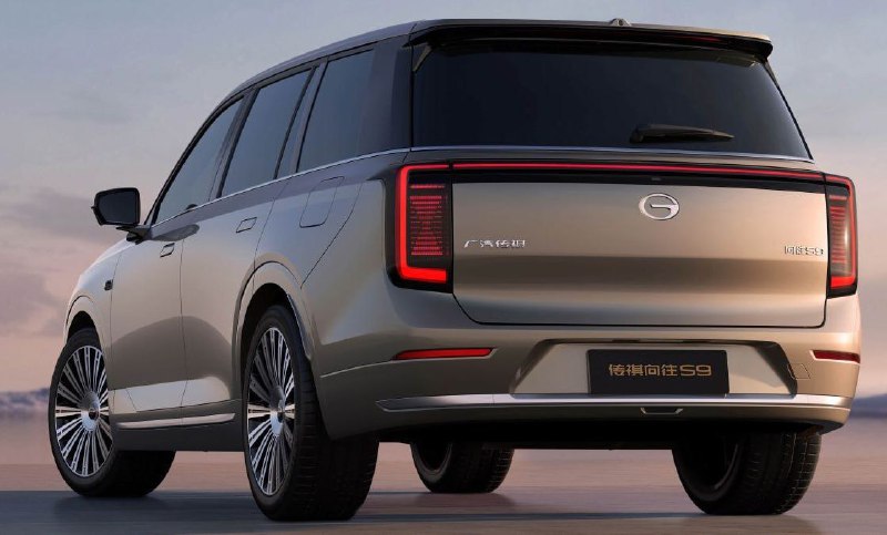 GAC представил роскошный кроссовер Trumpchi S9 3