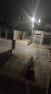 חלק מכוחות הכיבוש מסתערים על העיירה עקבה, מצפון לטובאס