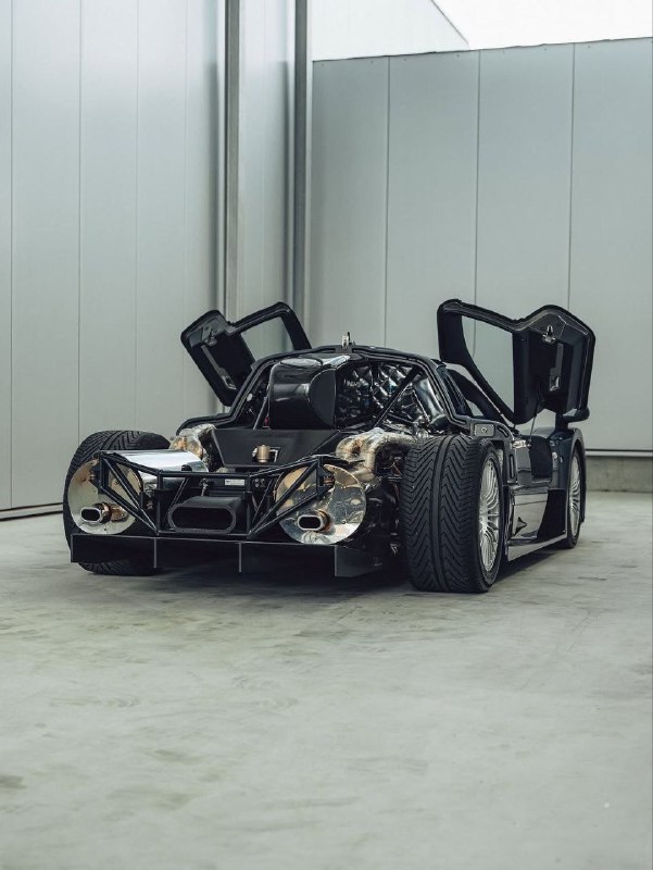 Hypercar from another world: 1998 Mercedes-Benz CLK GTR 6.9-L V12 7