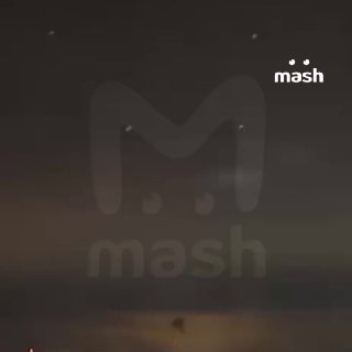 Минимум три человека пострадали в результате атаки украинских беспилотников в Саратовской области.По словам местных, с 23:30 в Заводском районе были слышны больше 15 взрывов. Из-за атаки БПЛА в Саратове наблюдаются перебои со светом.Пострадали трое — им ок