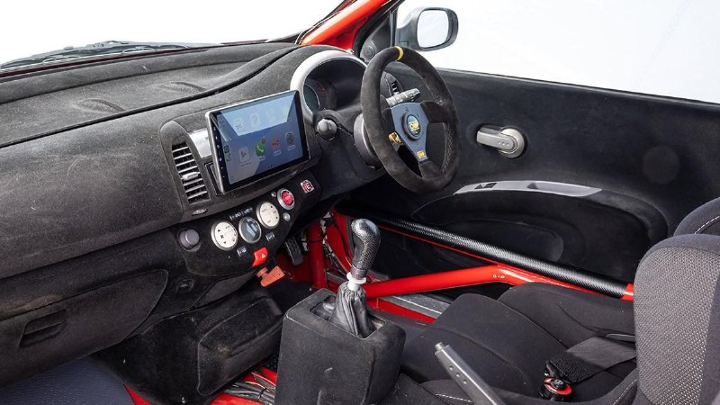 Nissan превратил безумную Micra V6 из 2002 года в яркий рестомод 3