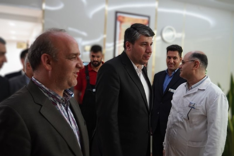 اعتمادآنلاین: ⬇️همزمان با روز پزشک و طی بازدید از بیمارستان سپهر سلامت انجام شد✅ قدردانی مدیرعامل بانک صادرات ایران از کادر درمان/ افش