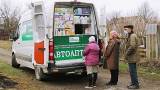 Путин подписал закон о проведении эксперимента с передвижными аптеками. Ожидается, что такие аптеки будут работать в населенных пунктах, где нет обычных аптек.Эксперимент начнется 1 сентября 2026 года и продлится три года.