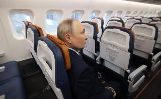 ⚡️ Путин: Россия смогла импортозаместить всю авиатехнику. На заводе просили, «чтобы санкции не заканчивались»Россия из-за санкций «была вынуждена» импортозаместить всю авиационную технику и справилась с этим, заявил Путин в ходе совещания по вопросу развит