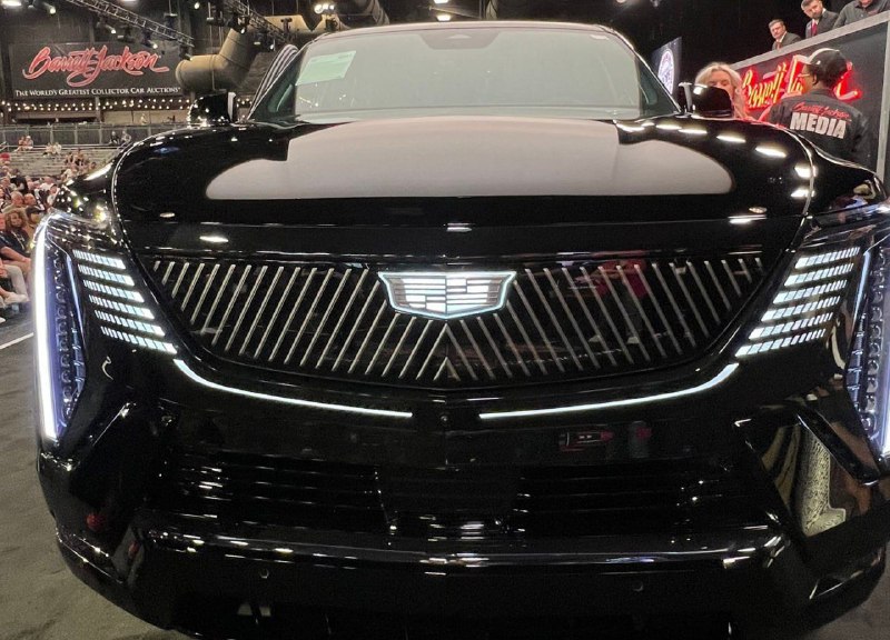 Первый серийный Cadillac Escalade IQ продали за 550 000 долларов 2