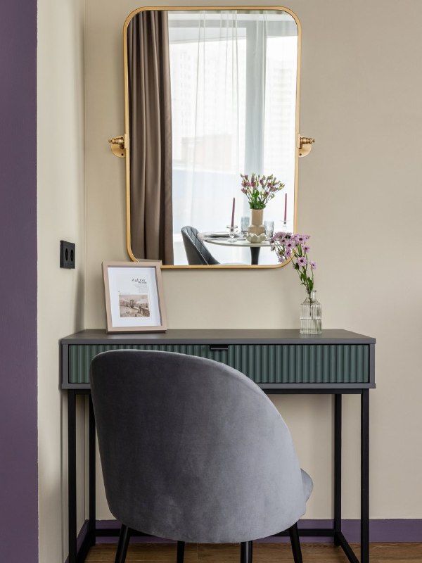 Прекрасная студия. Акцент на небольшой кухне создаёт фартук из плитки-майолики. Модульная система хранения имеет фасады из ЛДСП. Холодильник встрое... - изображение 5 - прекрасная, студия, акцент