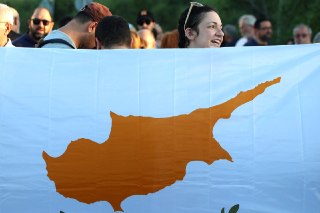 Кипр разрешил белорусам оформлять и продлевать ВНЖ по просроченным паспортамМиграционный департамент Кипра объявил, что продолжит принимать заявления от граждан Беларуси с просроченными паспортами. При соблюдении остальных иммиграционных требований им смог