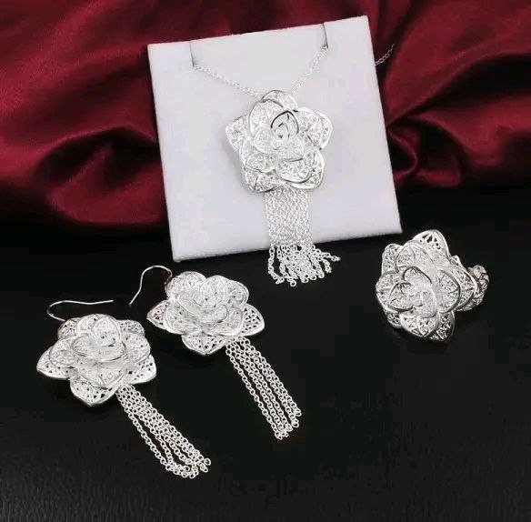 Комплект новый. Бижутерия. С пробой 925 — фото 1