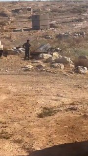 מתנחלים תוקפים רועי כבשים בח'רבת אל-ח'ראבה, מזרחית לעיירה אל-סמו, דרומית לחברון.