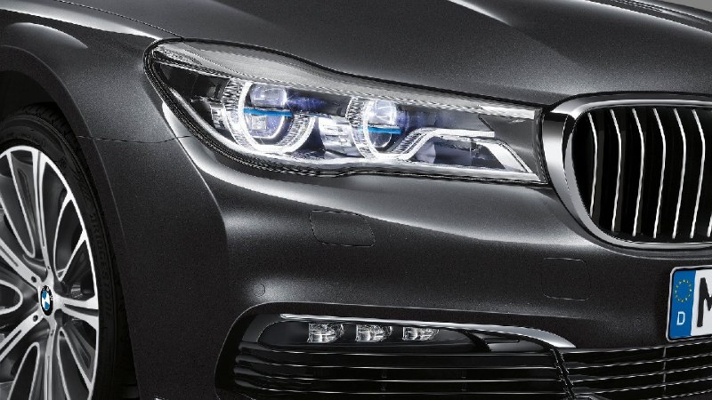 Помните $87,000 BMW седан, который красовался в шоуруме? Сегодня его цена —