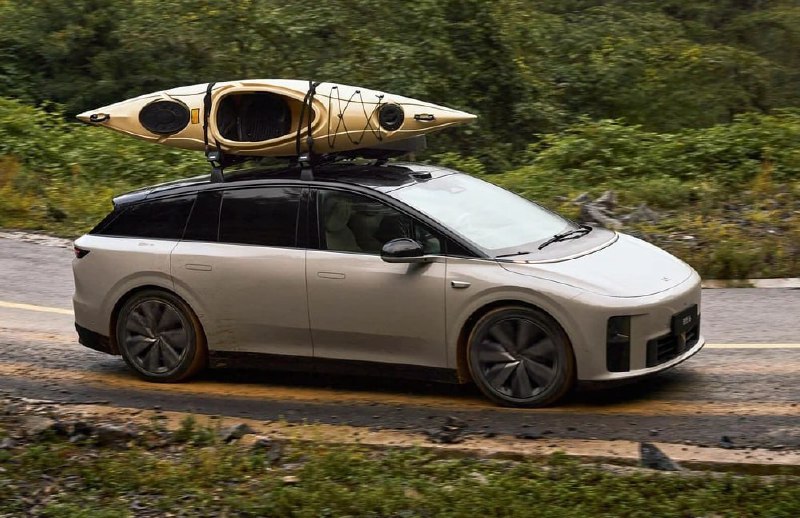 Lixiang представил самый компактный электрокроссов...