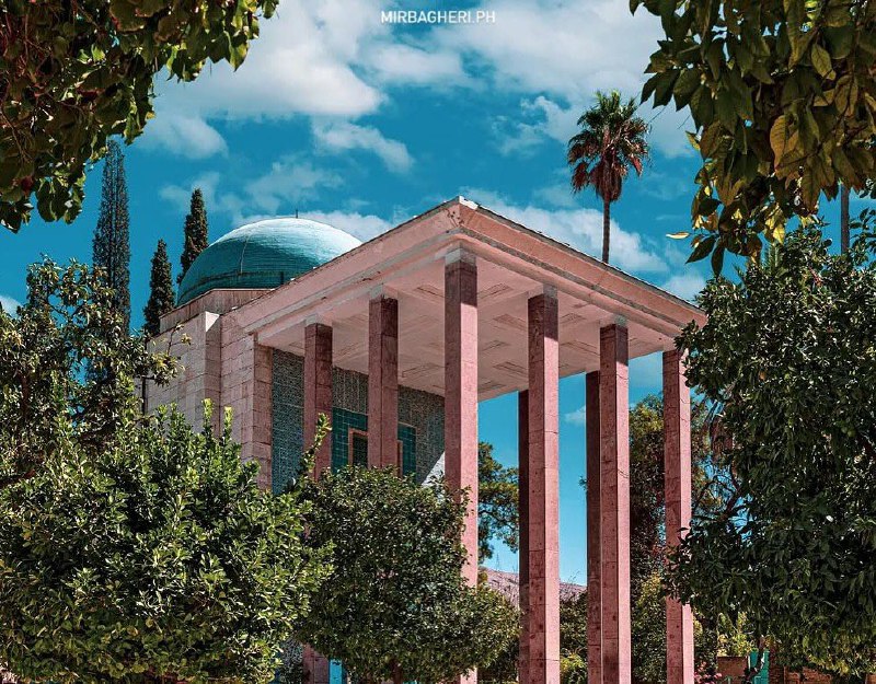 خداوندگار عشق: ☆☆☆#دمی_با_سعدی 📓بیا که گر به گریبانِ جان رسد دستمز شوق پاره کنم ، تا به پیرهن چه رسد!@khodavandegareshgh#کانال_خداوندگا