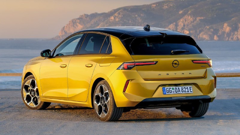 Opel обновил plug-in гибридные версии хэтчбека и универсала Astra 2