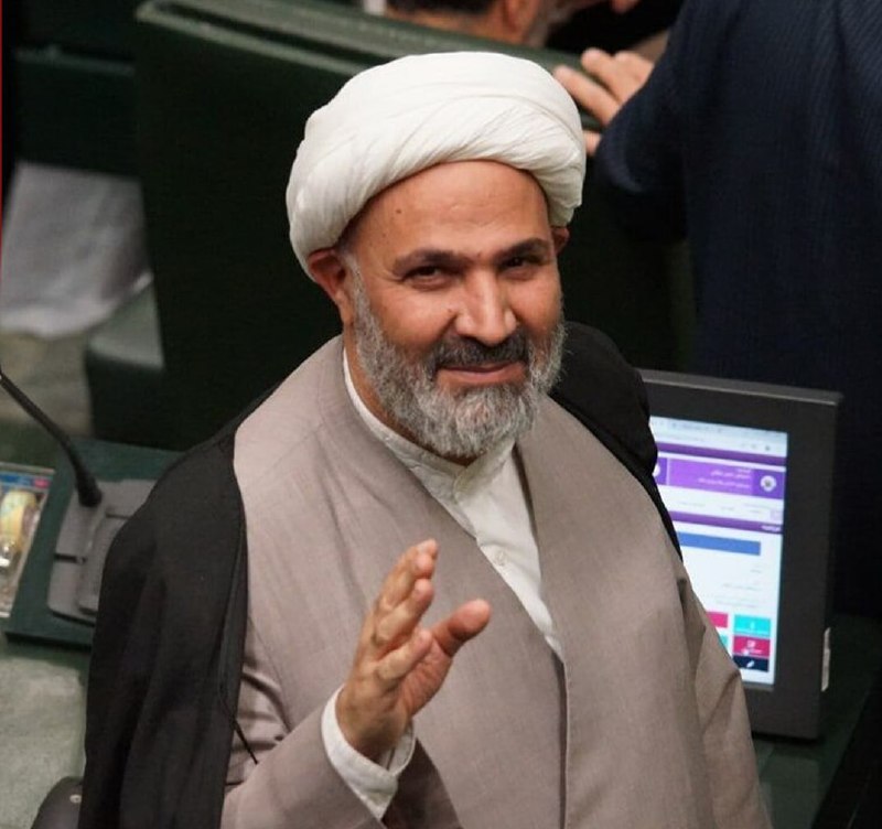شهرآرانیوز: 🔶«پژمانفر» رئیس کمیسیون اصل ۹۰ مجلس ماند👤 سخنگوی هیئترئیسه مجلس:🔹 در جلسه صحن علنی امروز مجلس شورای اسلامی، آقای نصرالل