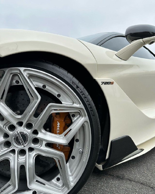 1000-сильный McLaren 720s 5