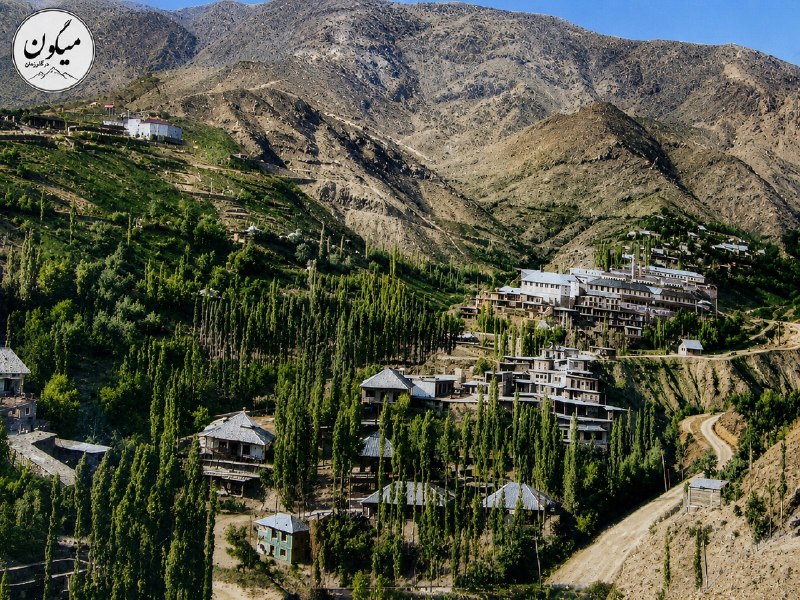 🌺میگون در گذر زمان🌺: "شمشک؛ روزگاری در دل معدن و کوهستان"این تصویر قدیمی، نمایی از #شمشک را در سال‌های دور نشان می‌دهد؛ روزگاری که فعالیت معا