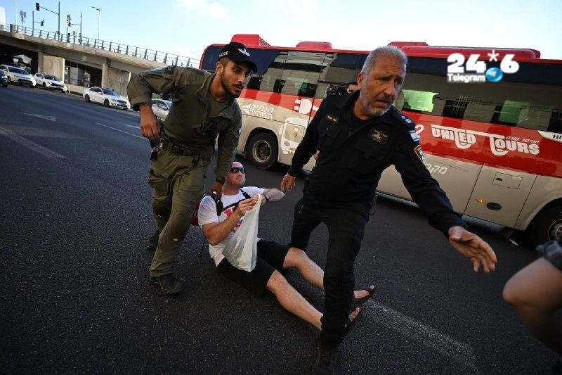 מעצרים בכביש איילון: המשטרה פועלת במהלך חסימה