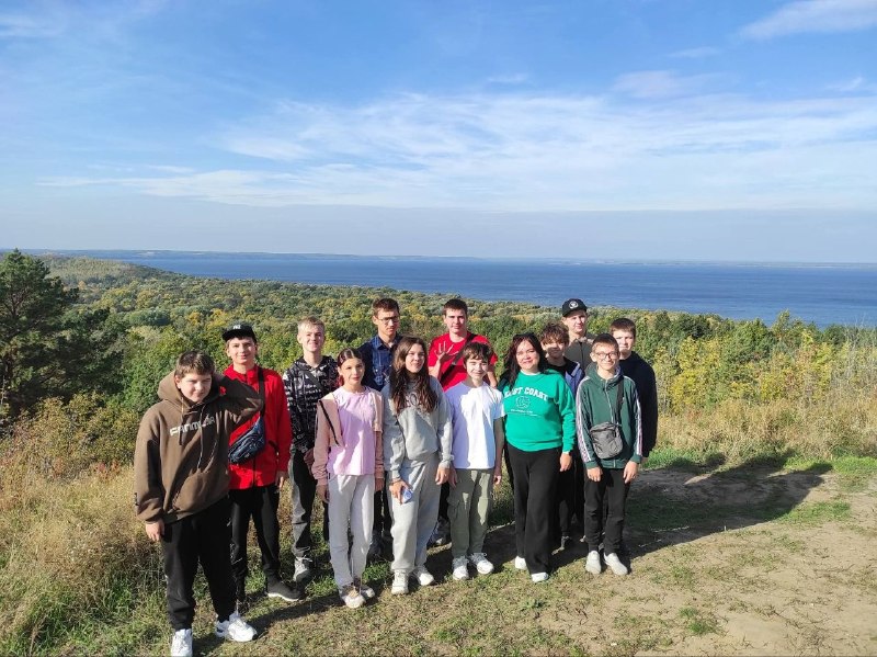 📍 Трахтемирів, козацька історія та 12 км пішки: подорож канівських школярів Учні 7-А та 8-Б класів Канівської школи №1 відвідали історико-культурний заповідник «Трахтемирів». Під час мандрівки школярі побували на локаціях «Висота 220», Марковому шпил